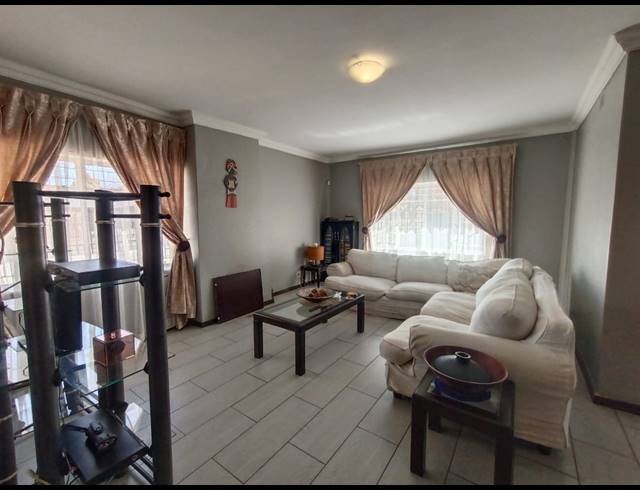 3 BEDROOM HOUSE FOR SALE IN VANDERBIJLPARK SW 1